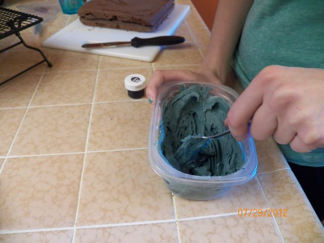 How to Color Icing